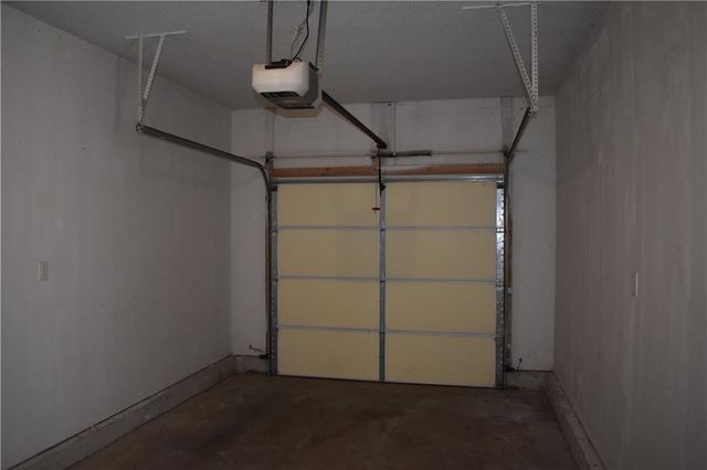 11789 Ridgeway Drive, St Joseph, MO 64505