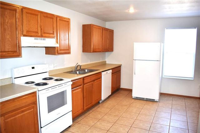 11789 Ridgeway Drive, St Joseph, MO 64505