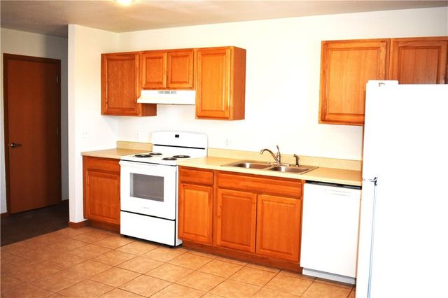 11789 Ridgeway Drive, St Joseph, MO 64505