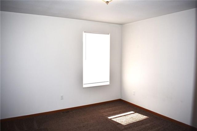 11789 Ridgeway Drive, St Joseph, MO 64505