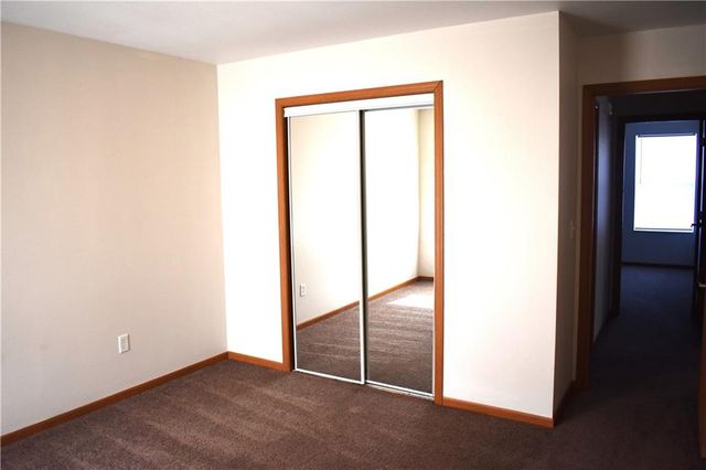 11789 Ridgeway Drive, St Joseph, MO 64505