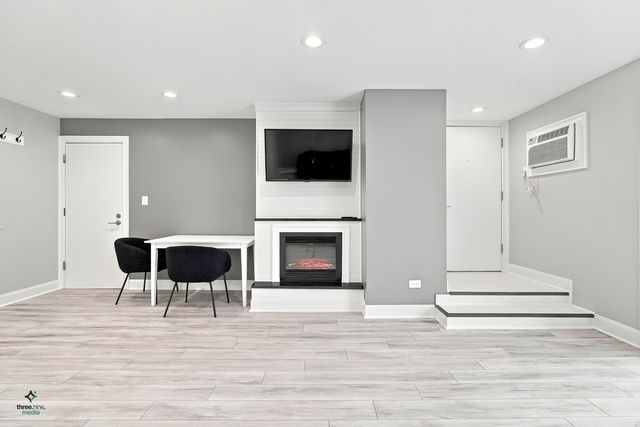 753 S Dwyer Avenue C, Arlington Heights, IL 60005
