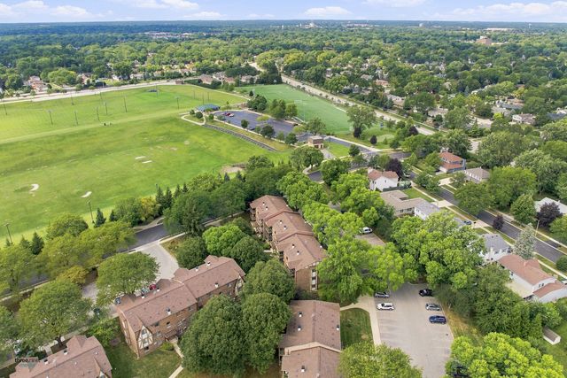 753 S Dwyer Avenue C, Arlington Heights, IL 60005