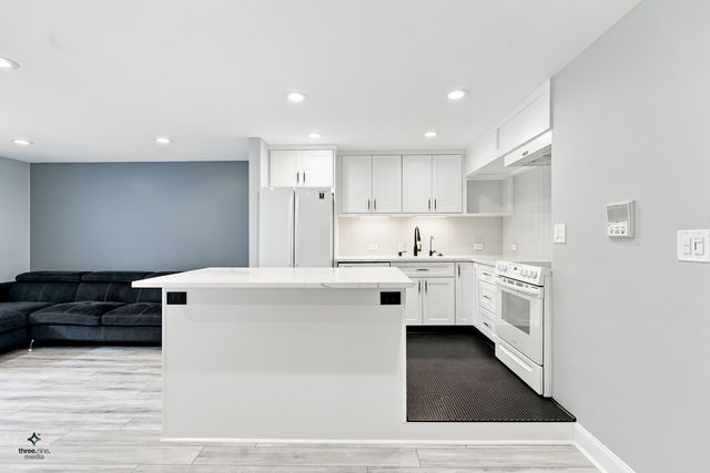 753 S Dwyer Avenue C, Arlington Heights, IL 60005