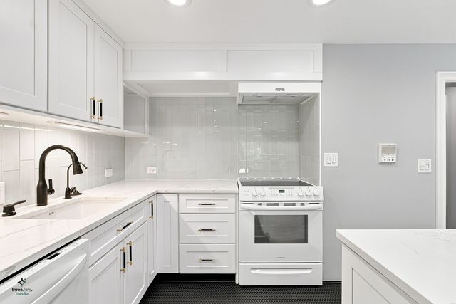 753 S Dwyer Avenue C, Arlington Heights, IL 60005