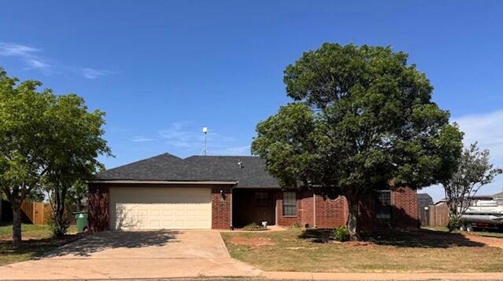 Image 1 of property listing at 5814 Hanover Place, San Angelo, TX 76901