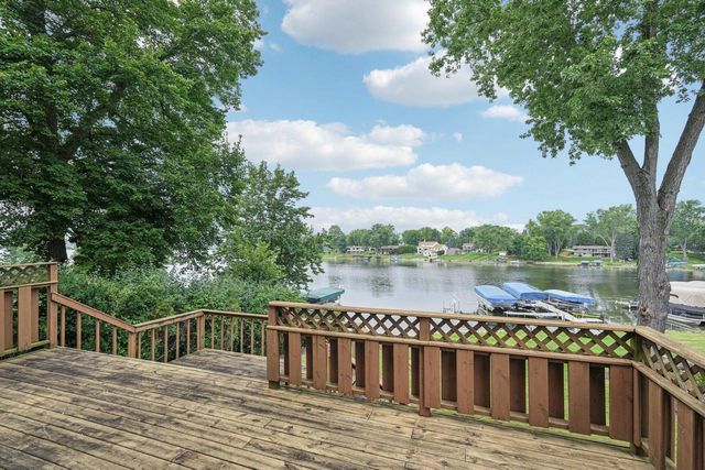 S73W17268 Lake DRIVE, Muskego, WI 53150