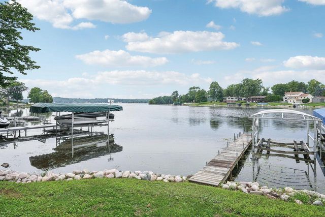 S73W17268 Lake DRIVE, Muskego, WI 53150