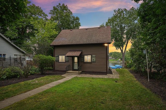 S73W17268 Lake DRIVE, Muskego, WI 53150