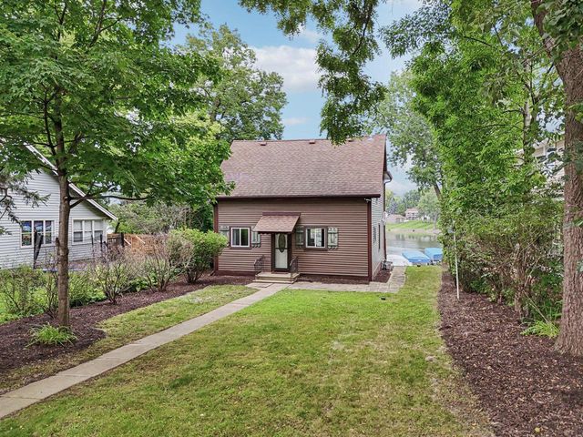 S73W17268 Lake DRIVE, Muskego, WI 53150