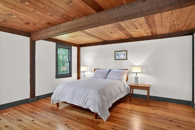 75 South Rd, Pepperell, MA 01463