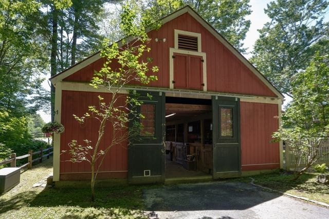 75 South Rd, Pepperell, MA 01463