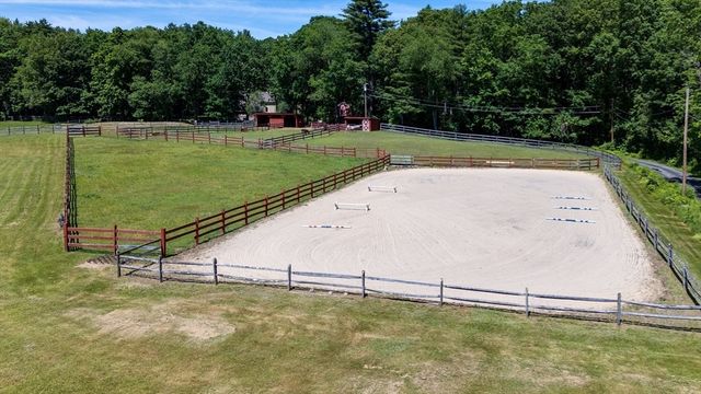 75 South Rd, Pepperell, MA 01463