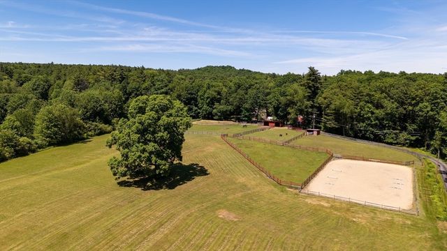75 South Rd, Pepperell, MA 01463