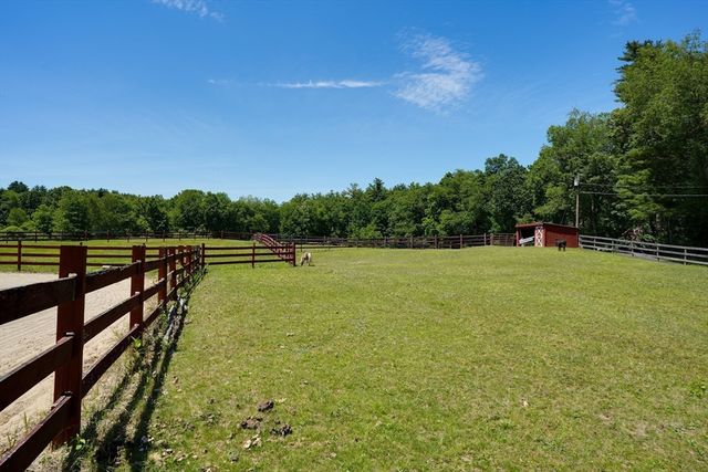 75 South Rd, Pepperell, MA 01463