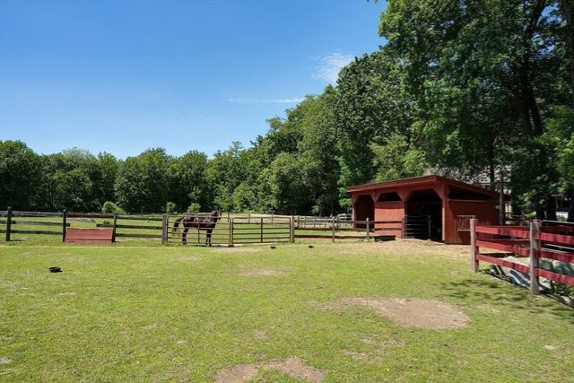 75 South Rd, Pepperell, MA 01463
