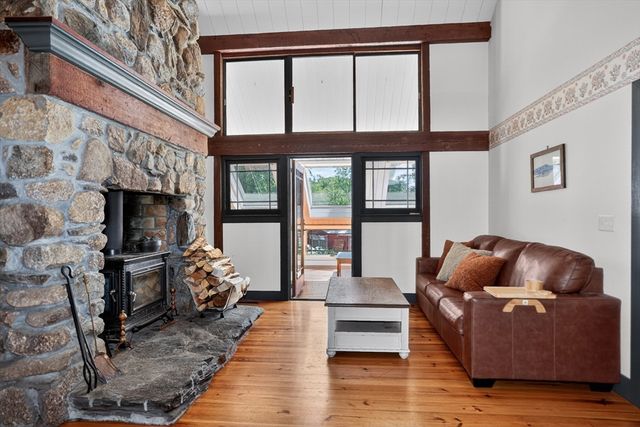75 South Rd, Pepperell, MA 01463