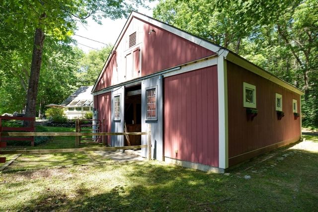 75 South Rd, Pepperell, MA 01463