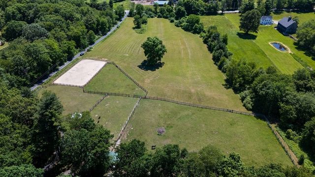 75 South Rd, Pepperell, MA 01463