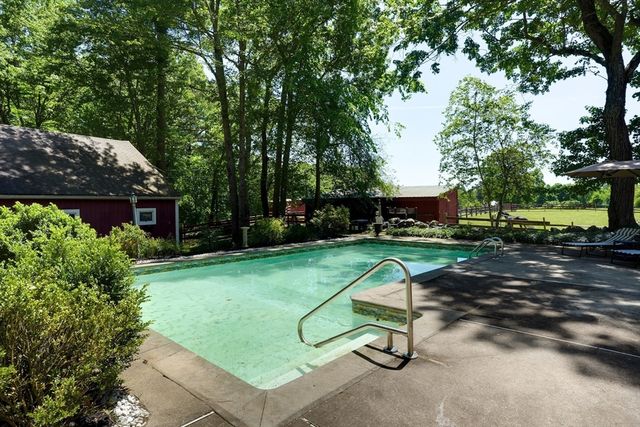 75 South Rd, Pepperell, MA 01463