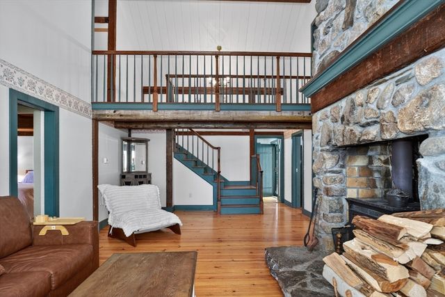 75 South Rd, Pepperell, MA 01463