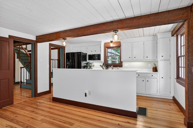 75 South Rd, Pepperell, MA 01463