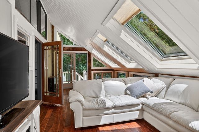 75 South Rd, Pepperell, MA 01463