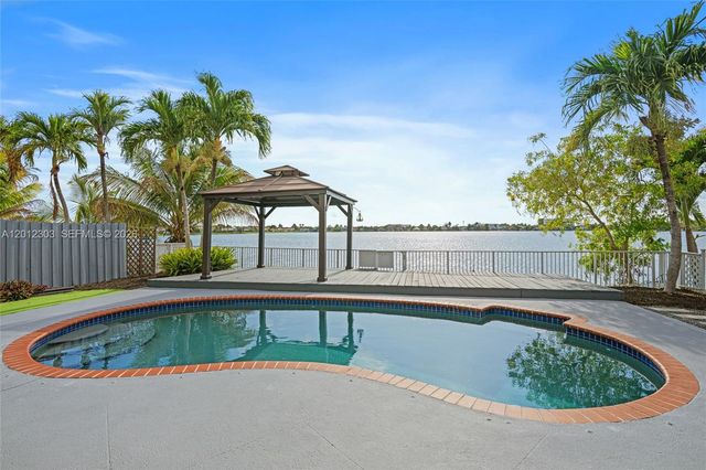 14024 SW 132nd Ave, Miami, FL 33186