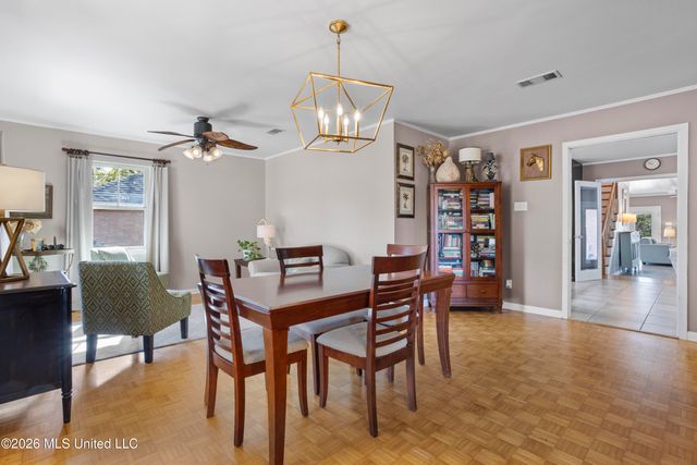 1402 Calhoun Street, Ocean Springs, MS 39564