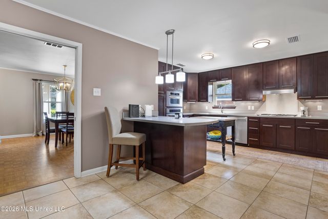 1402 Calhoun Street, Ocean Springs, MS 39564