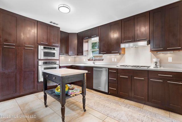 1402 Calhoun Street, Ocean Springs, MS 39564