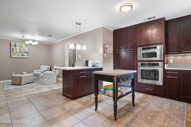 1402 Calhoun Street, Ocean Springs, MS 39564