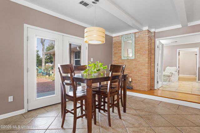 1402 Calhoun Street, Ocean Springs, MS 39564