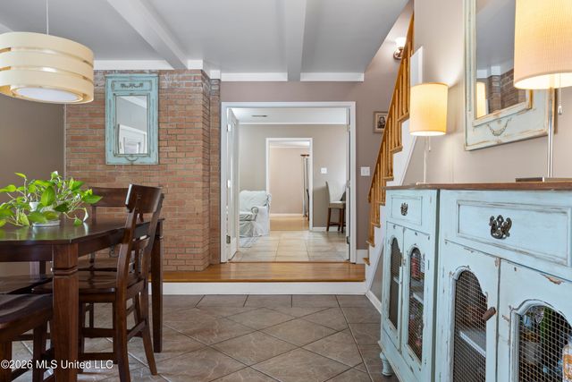 1402 Calhoun Street, Ocean Springs, MS 39564