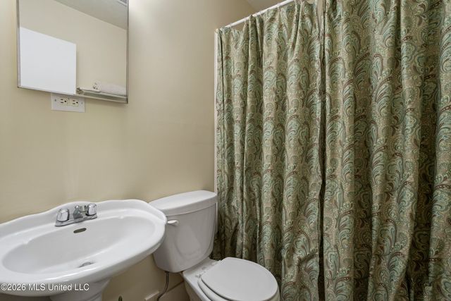 1402 Calhoun Street, Ocean Springs, MS 39564