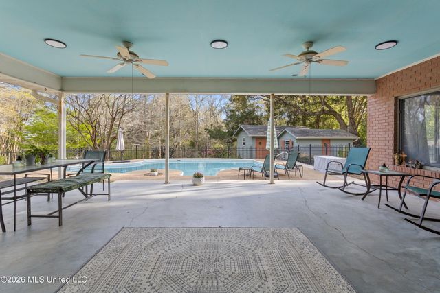 1402 Calhoun Street, Ocean Springs, MS 39564