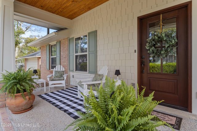 1402 Calhoun Street, Ocean Springs, MS 39564