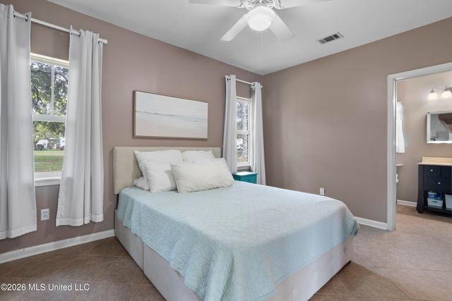 1402 Calhoun Street, Ocean Springs, MS 39564