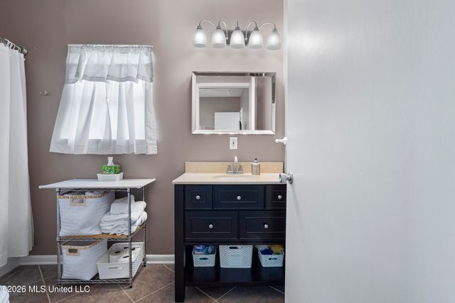 1402 Calhoun Street, Ocean Springs, MS 39564