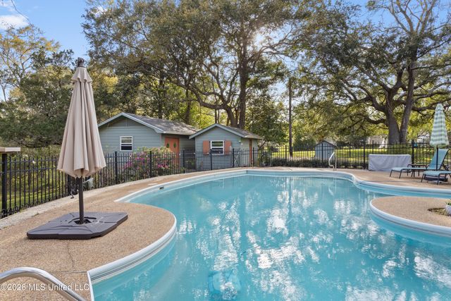 1402 Calhoun Street, Ocean Springs, MS 39564