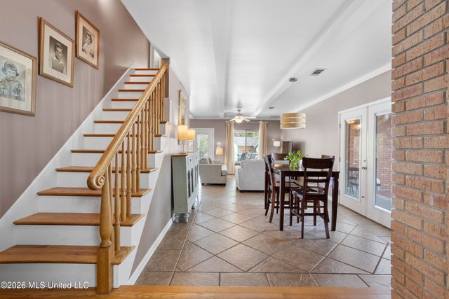 1402 Calhoun Street, Ocean Springs, MS 39564