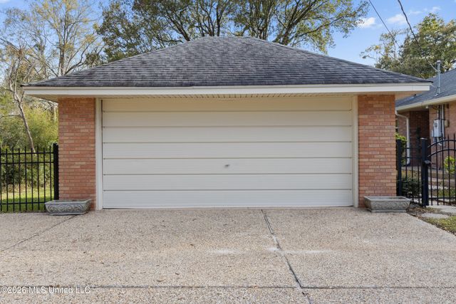 1402 Calhoun Street, Ocean Springs, MS 39564