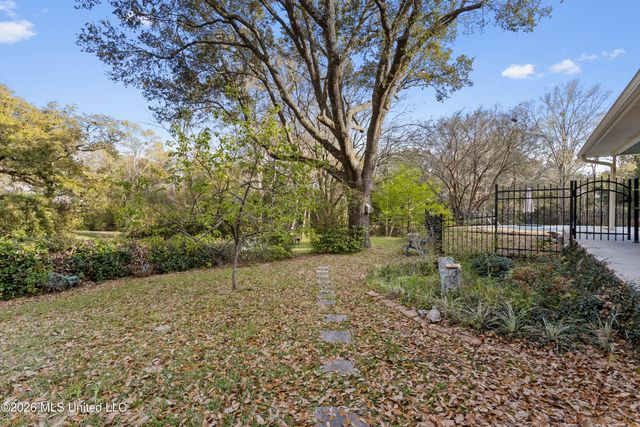 1402 Calhoun Street, Ocean Springs, MS 39564