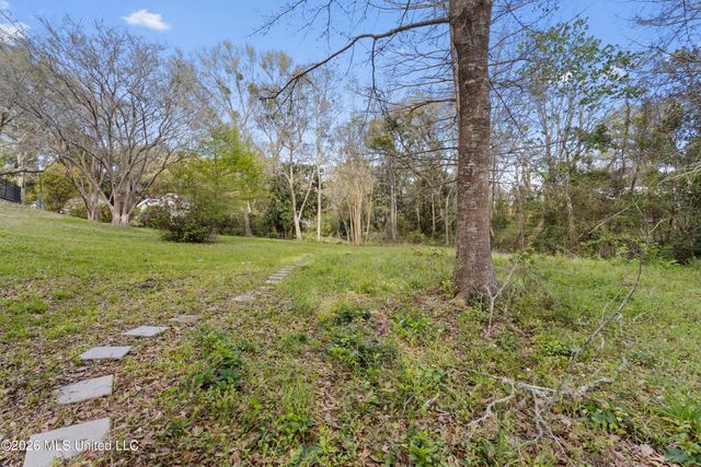 1402 Calhoun Street, Ocean Springs, MS 39564