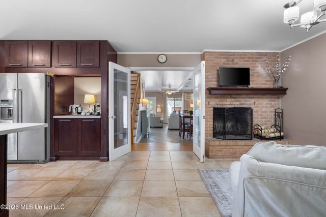 1402 Calhoun Street, Ocean Springs, MS 39564