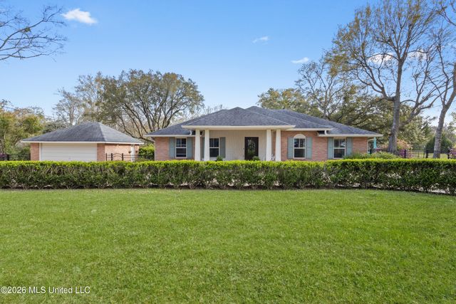 1402 Calhoun Street, Ocean Springs, MS 39564