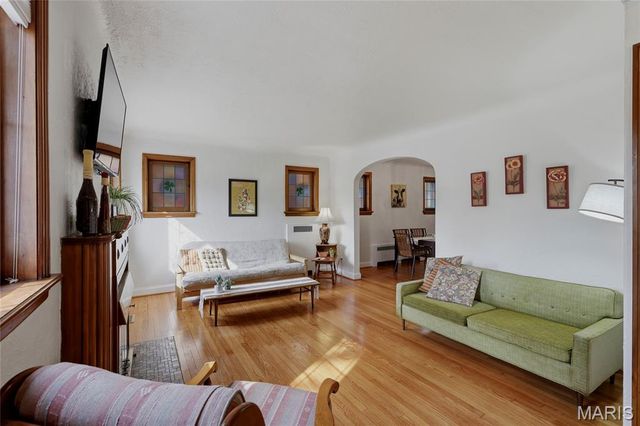 6635 Devonshire Avenue, St Louis, MO 63109