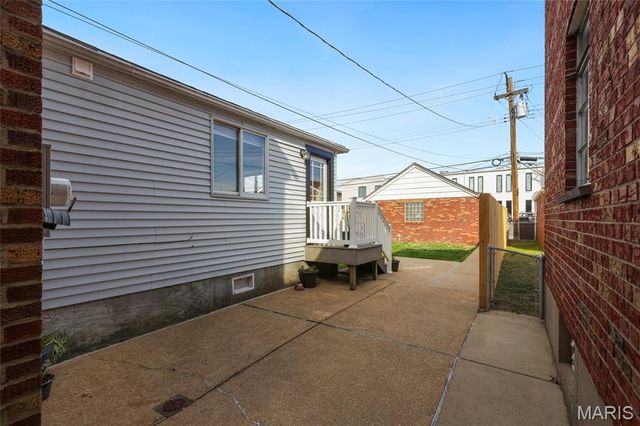 6635 Devonshire Avenue, St Louis, MO 63109