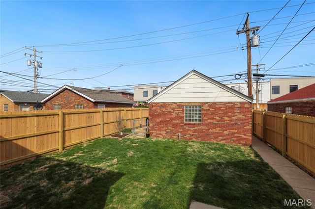 6635 Devonshire Avenue, St Louis, MO 63109