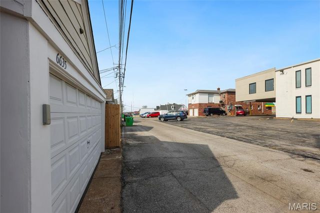 6635 Devonshire Avenue, St Louis, MO 63109